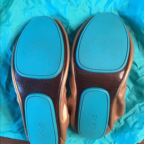 ⭐️Never Worn Tieks - Metallic Gold ⭐️ - Picture 2 of 6